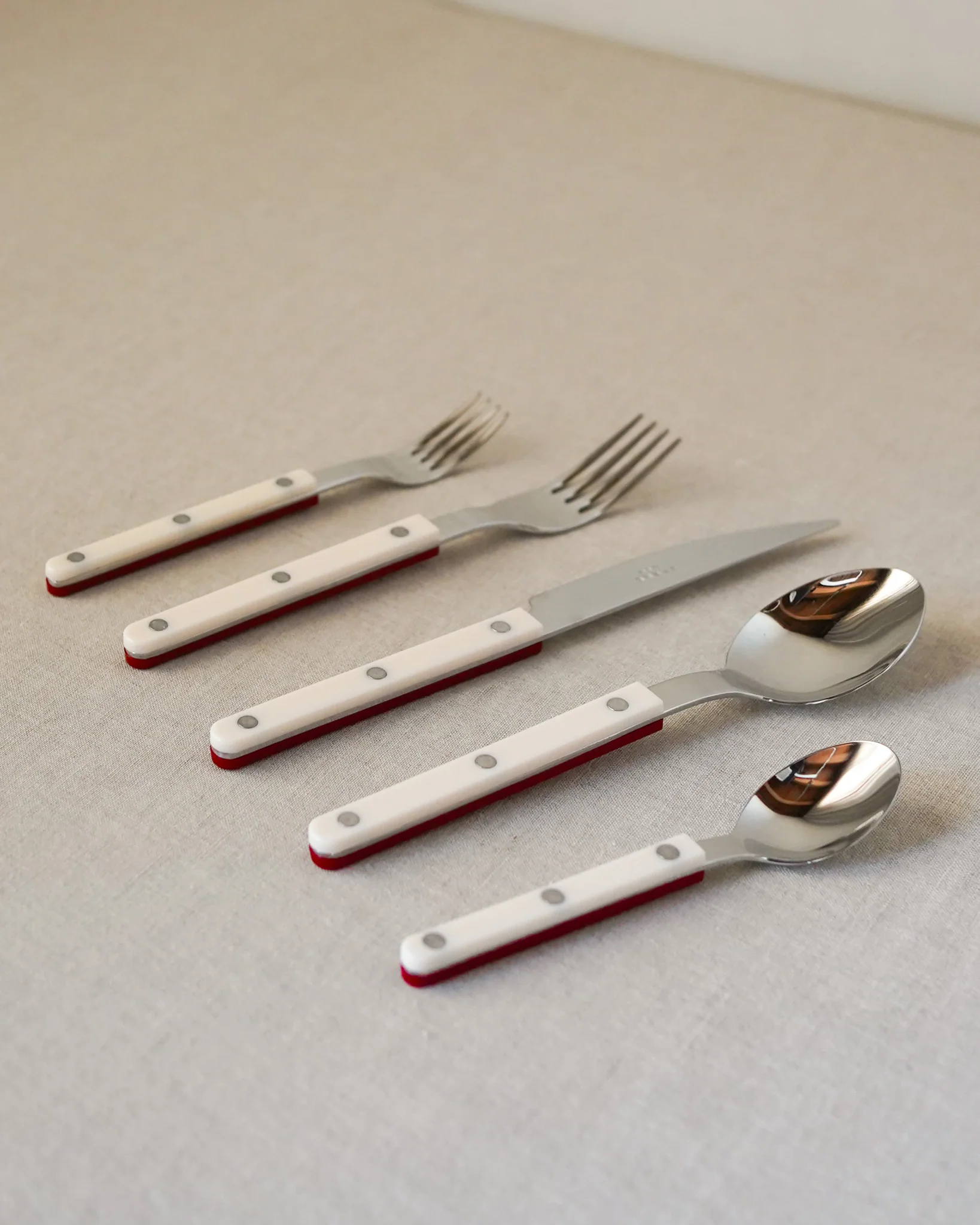Bistro Cream & Red Flatware Set - Image 5