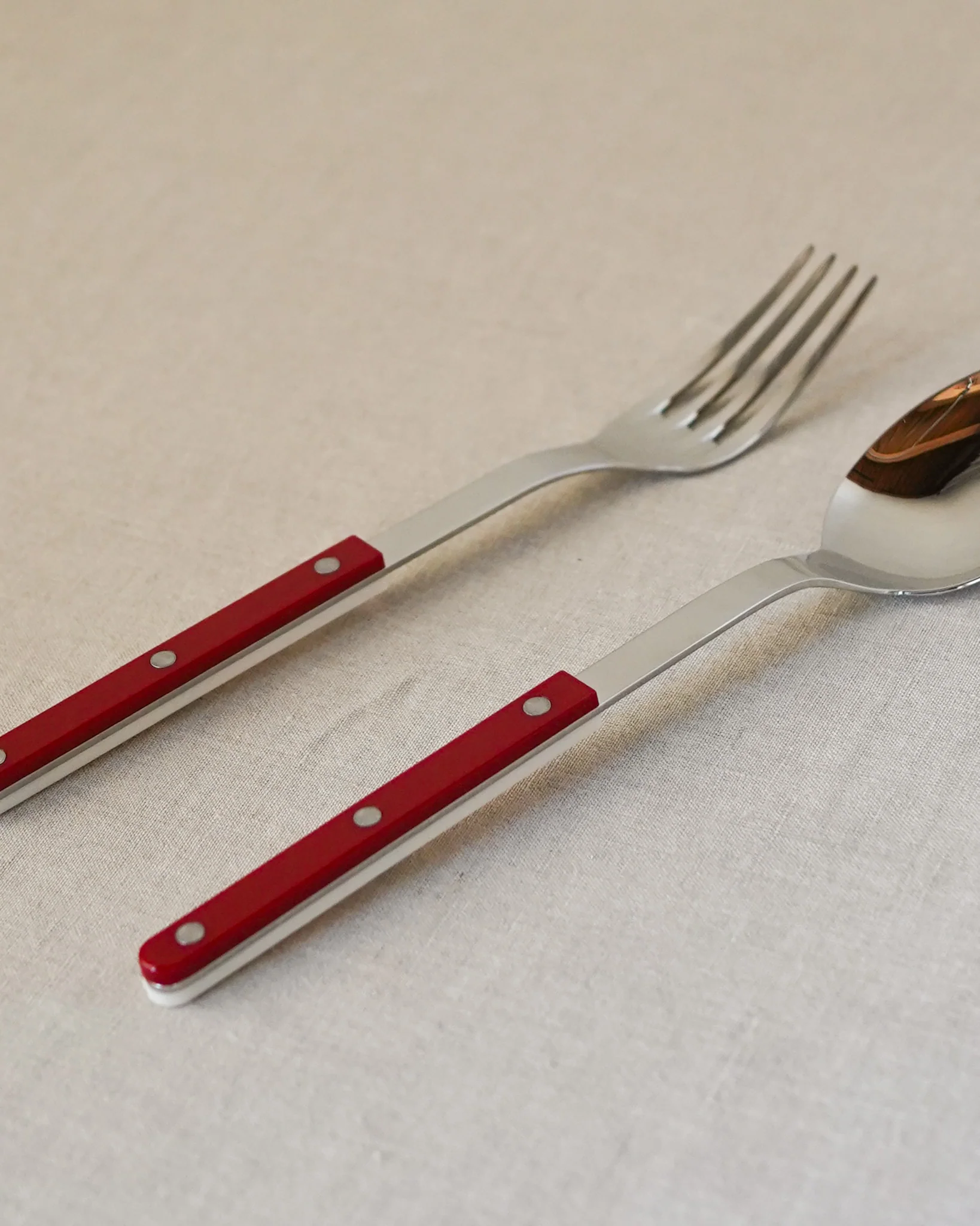 Bistro Cream & Red Serving Set - Image 2