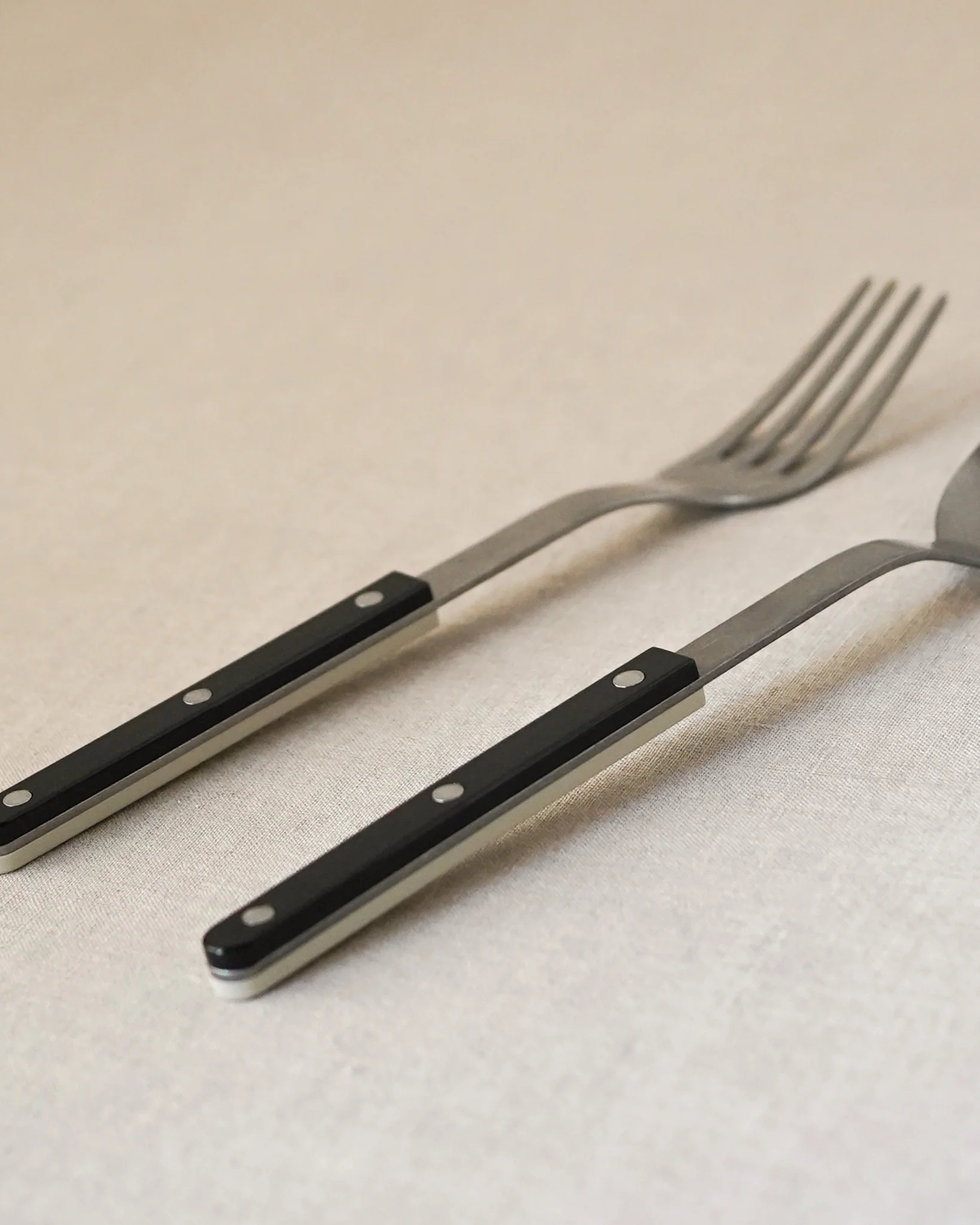Bistro Khaki & Black Serving Set - Image 2