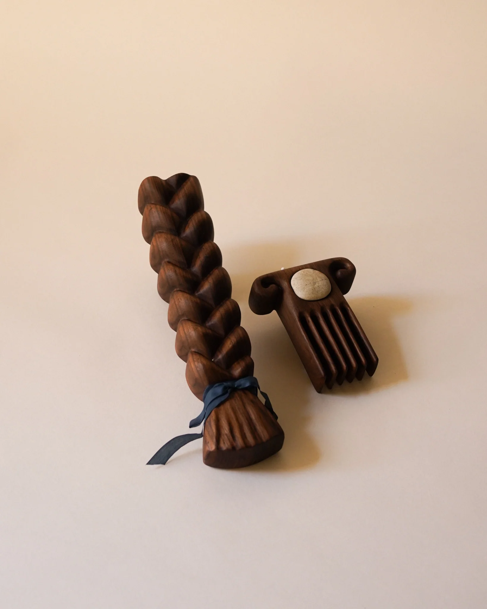 Braid & Comb Candle Holder Set - Image 3
