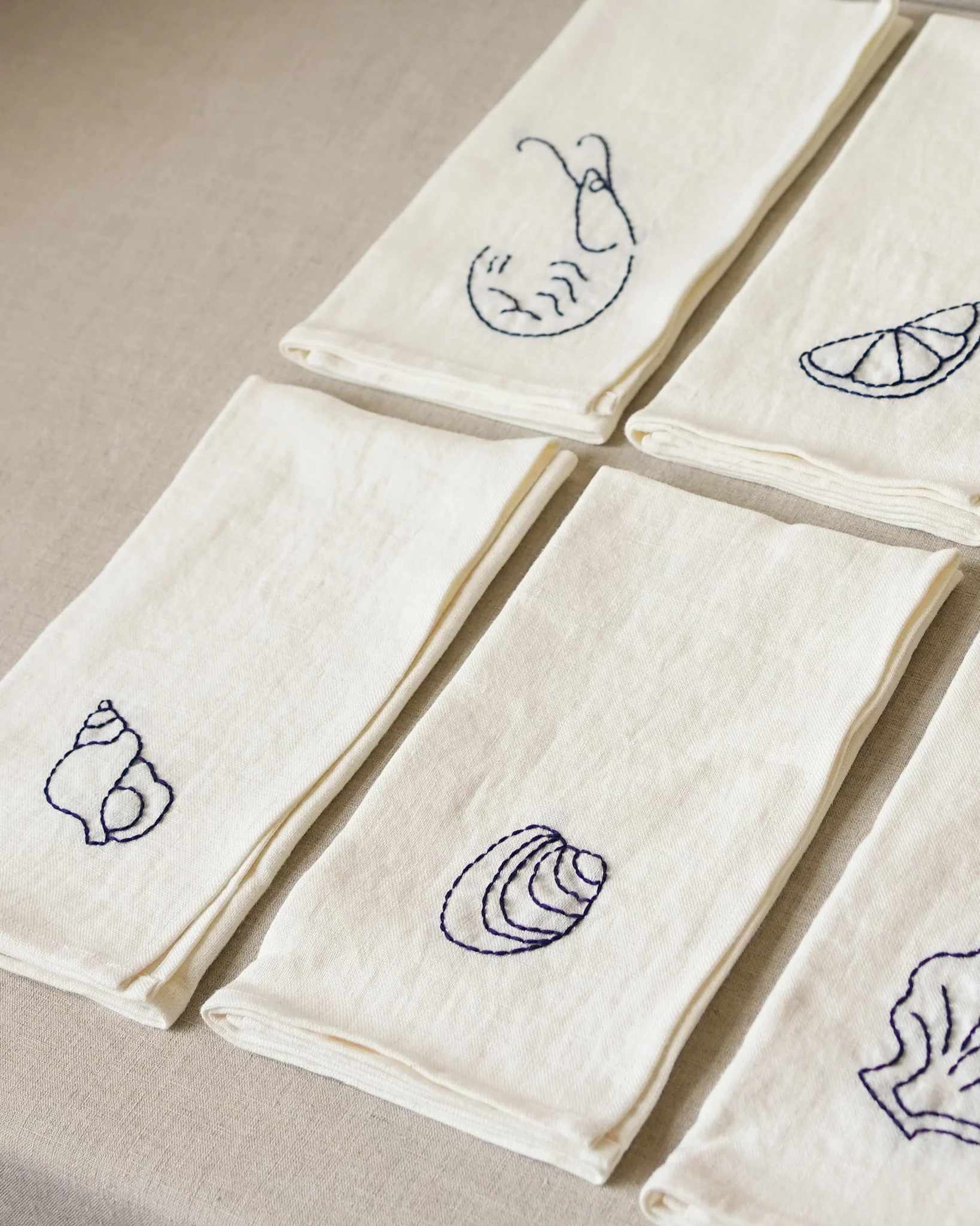 Buffet De Fruits De Mer Embroidered Napkin Set - Image 3