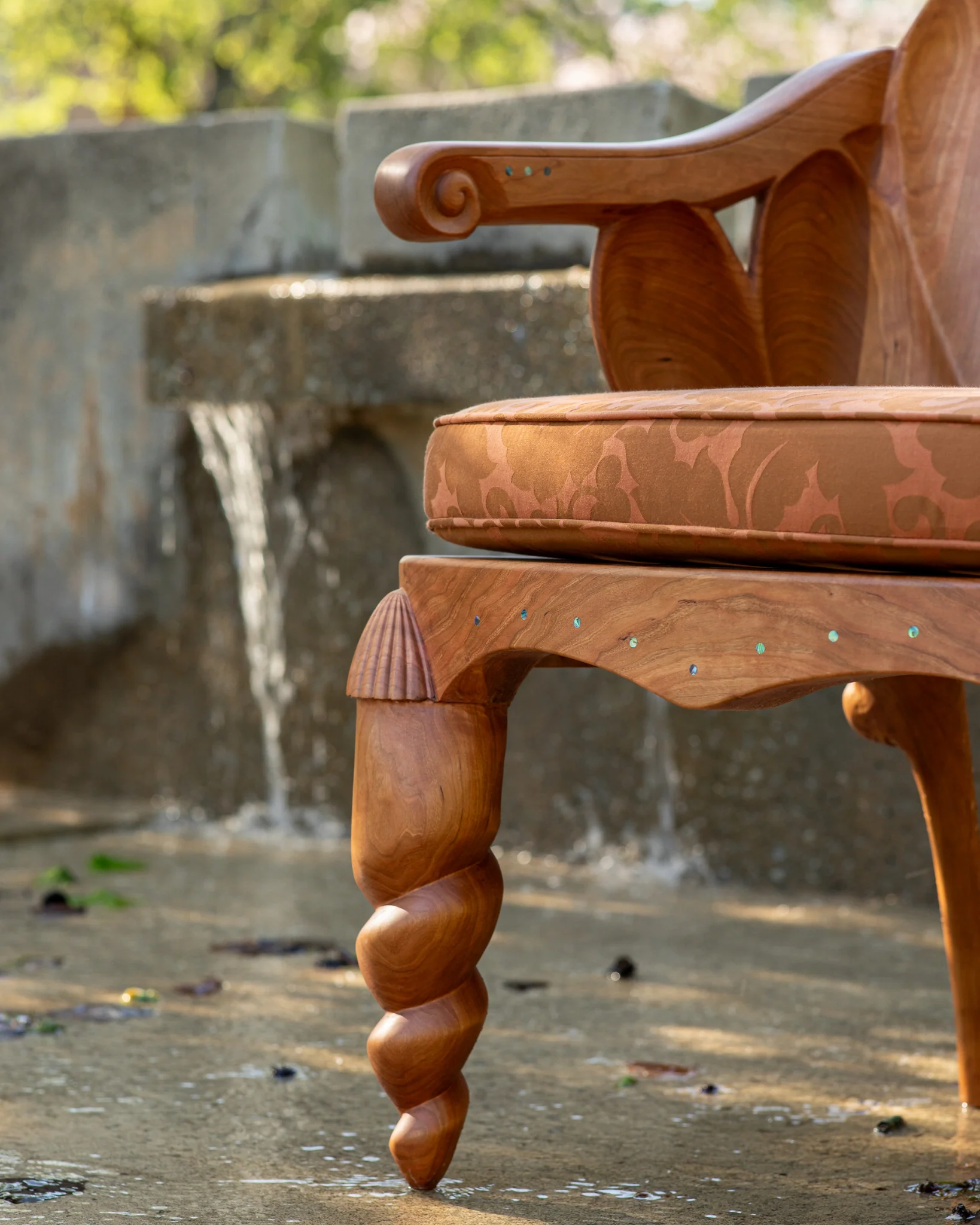 Conch Couch - Image 4