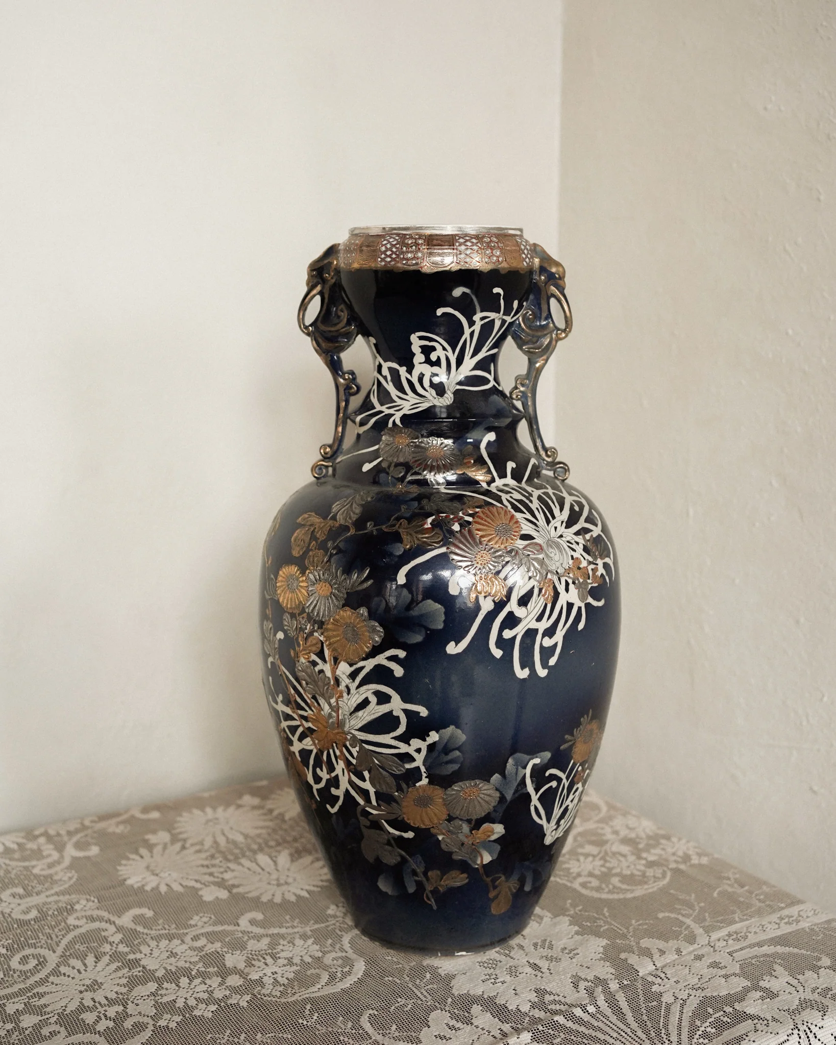 Porcelain Chrysanthemum Vase - Image 2