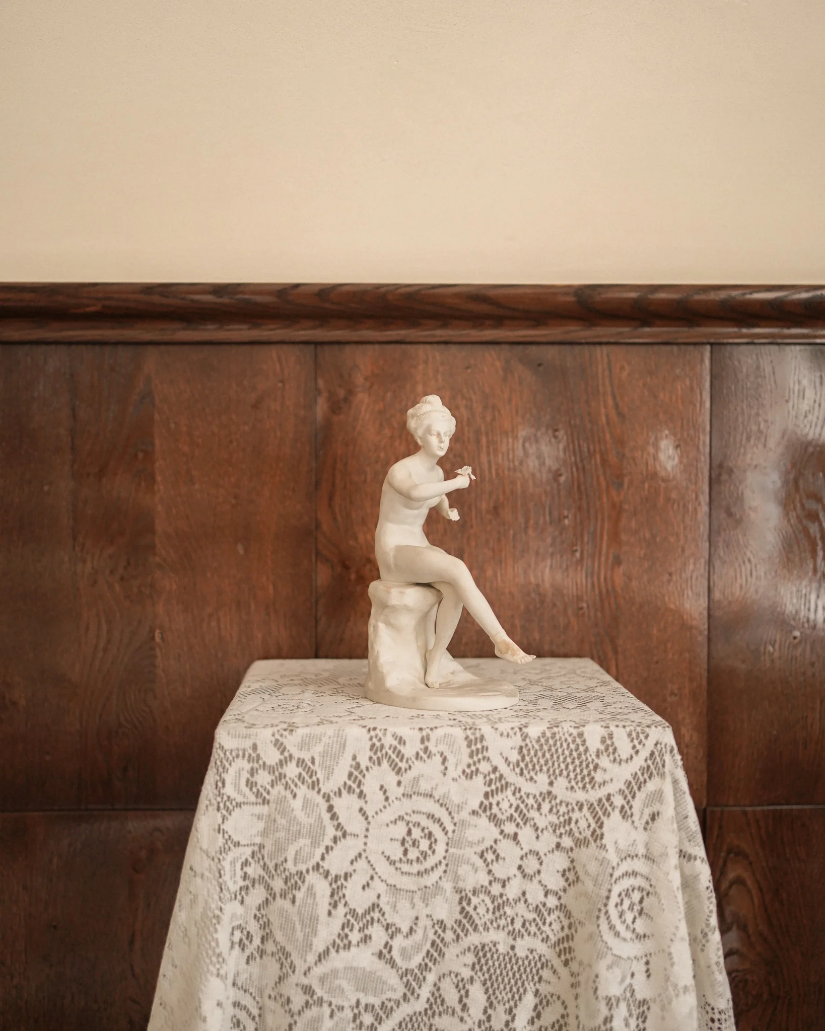 Porcelain Female Figurine - Image 2