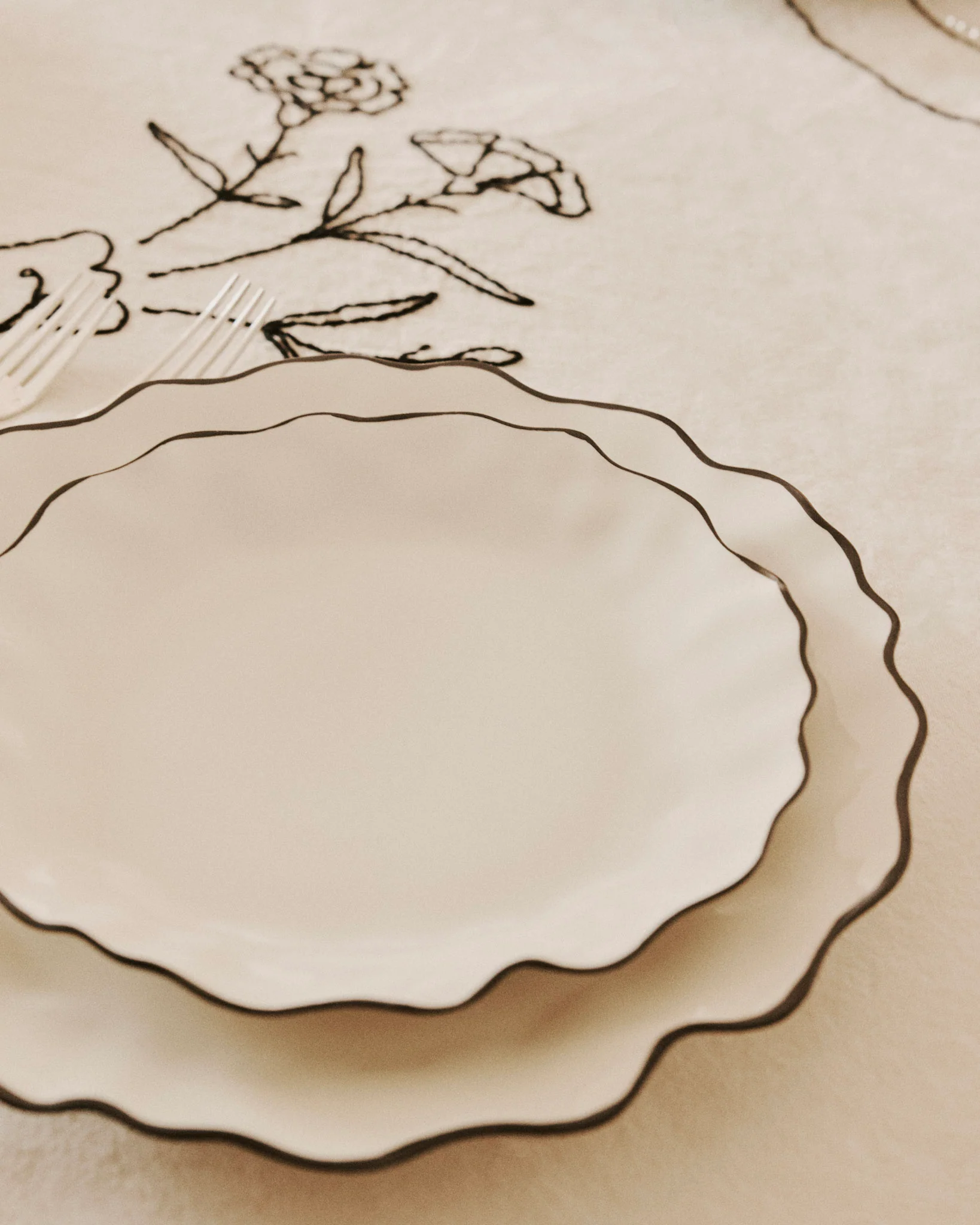 Ribbon Salad Plate - Image 6